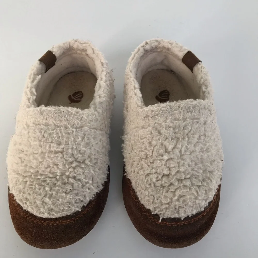 Acorn kids fleece moccasins slippers with suede 12